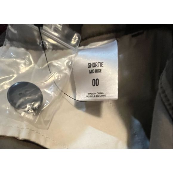 Express Camouflage Mid Rise Shorts NWT - Picture 5 of 5